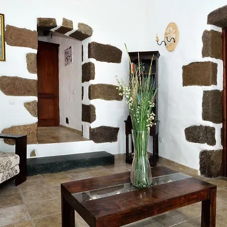 Lucia - La Lava Country house *