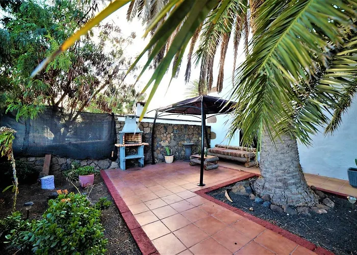 Lucia - La Lava Country house *